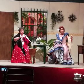 Compañia de teatro Zawiya Tres patas para un banco 002