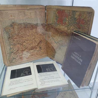 PROGRAMACIÓN NAVIDEÑA EXPOSICIÓN MATERIAL ESCOLAR DE ANTAÑO 004