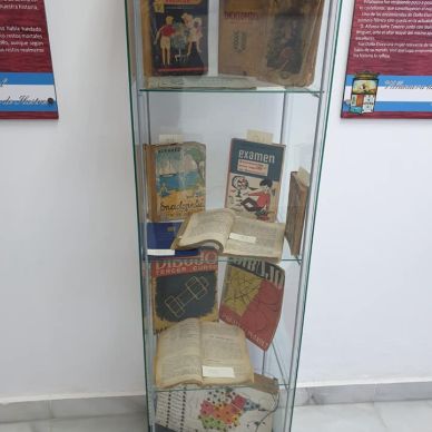 PROGRAMACIÓN NAVIDEÑA EXPOSICIÓN MATERIAL ESCOLAR DE ANTAÑO 006