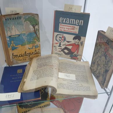 PROGRAMACIÓN NAVIDEÑA EXPOSICIÓN MATERIAL ESCOLAR DE ANTAÑO 007