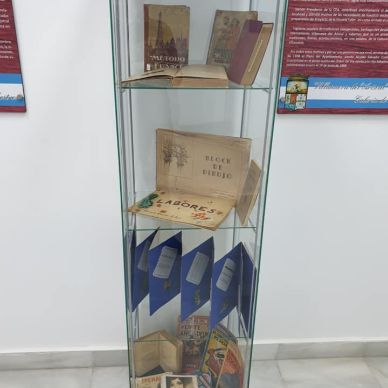 PROGRAMACIÓN NAVIDEÑA EXPOSICIÓN MATERIAL ESCOLAR DE ANTAÑO 011