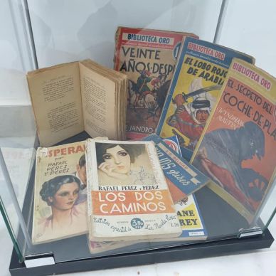 PROGRAMACIÓN NAVIDEÑA EXPOSICIÓN MATERIAL ESCOLAR DE ANTAÑO 012