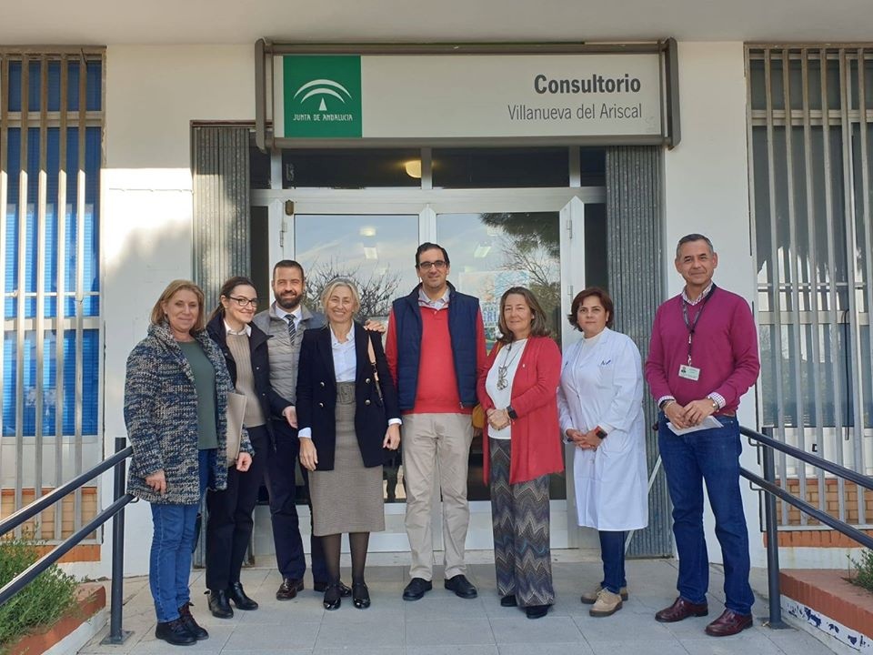 VISITA DE LA DELEGADA TERRITORIAL DE SALUD DE LA JUNTA DE ANDALUCÍA A NUESTRA LOCALIDAD 001