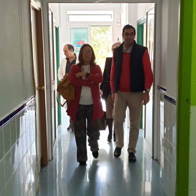 VISITA DE LA DELEGADA TERRITORIAL DE SALUD DE LA JUNTA DE ANDALUCÍA A NUESTRA LOCALIDAD 003