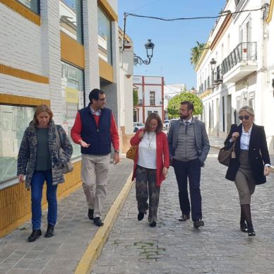 VISITA DE LA DELEGADA TERRITORIAL DE SALUD DE LA JUNTA DE ANDALUCÍA A NUESTRA LOCALIDAD 006