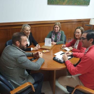 VISITA DE LA DELEGADA TERRITORIAL DE SALUD DE LA JUNTA DE ANDALUCÍA A NUESTRA LOCALIDAD 007